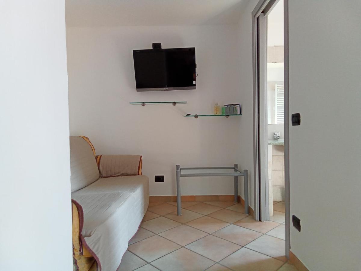 Ca Negra Ca Negra Suite Costa Volpino Exterior photo