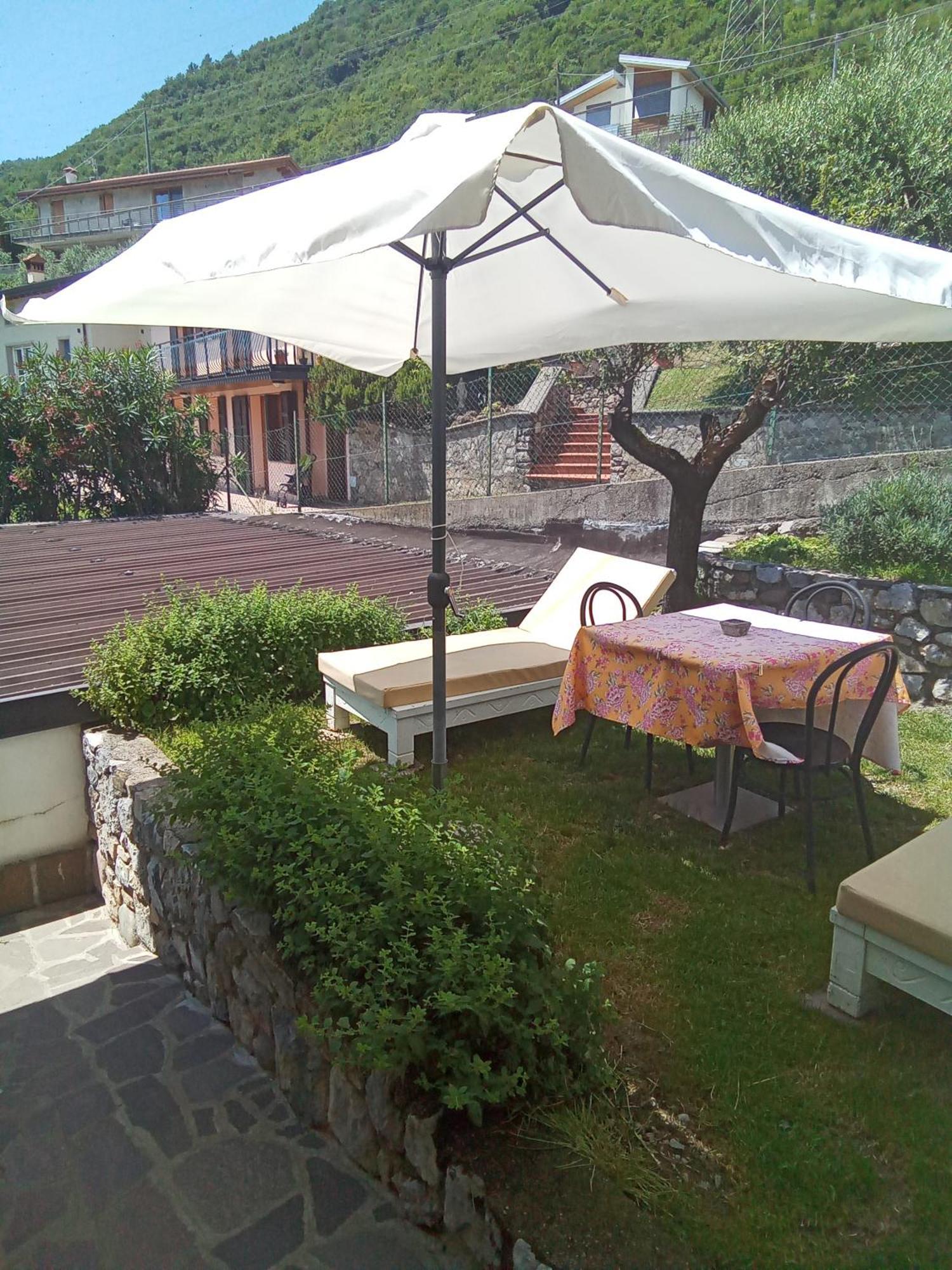 Ca Negra Ca Negra Suite Costa Volpino Exterior photo
