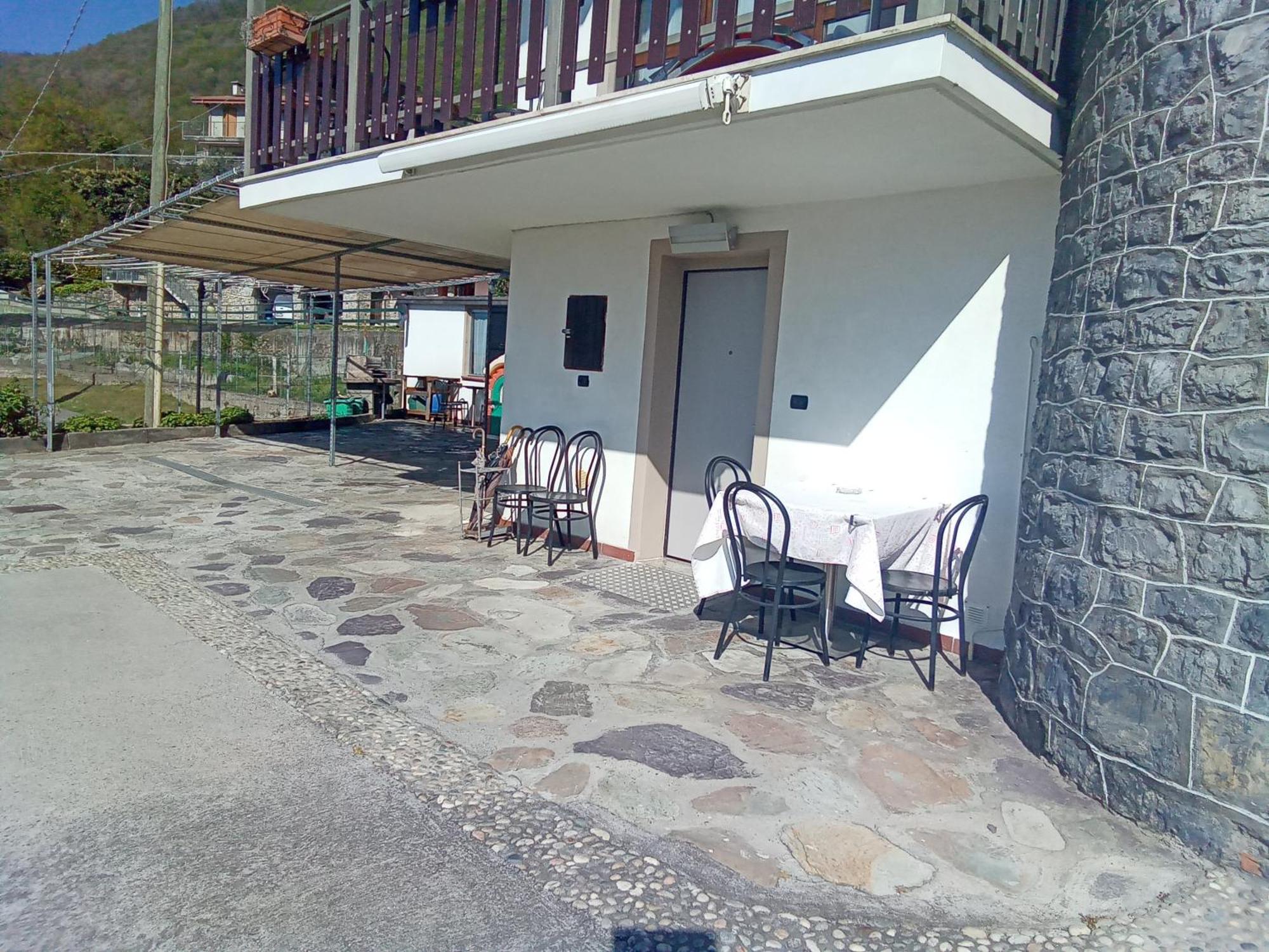 Ca Negra Ca Negra Suite Costa Volpino Exterior photo
